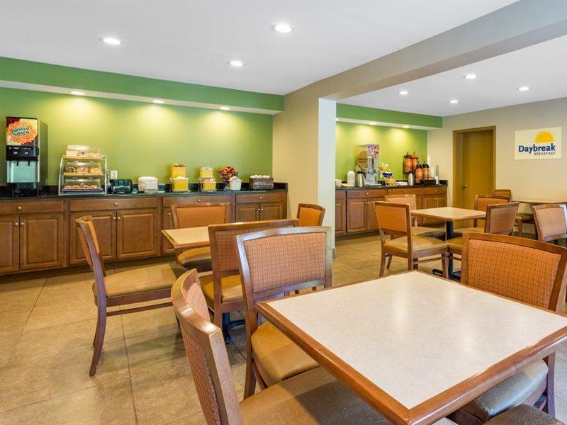 Days Inn By Wyndham Lexington Esterno foto