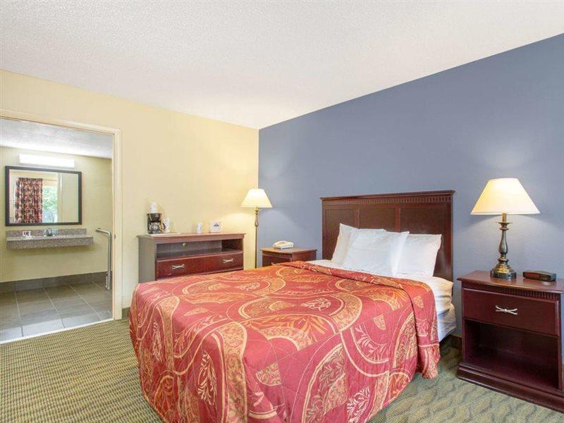 Days Inn By Wyndham Lexington Esterno foto