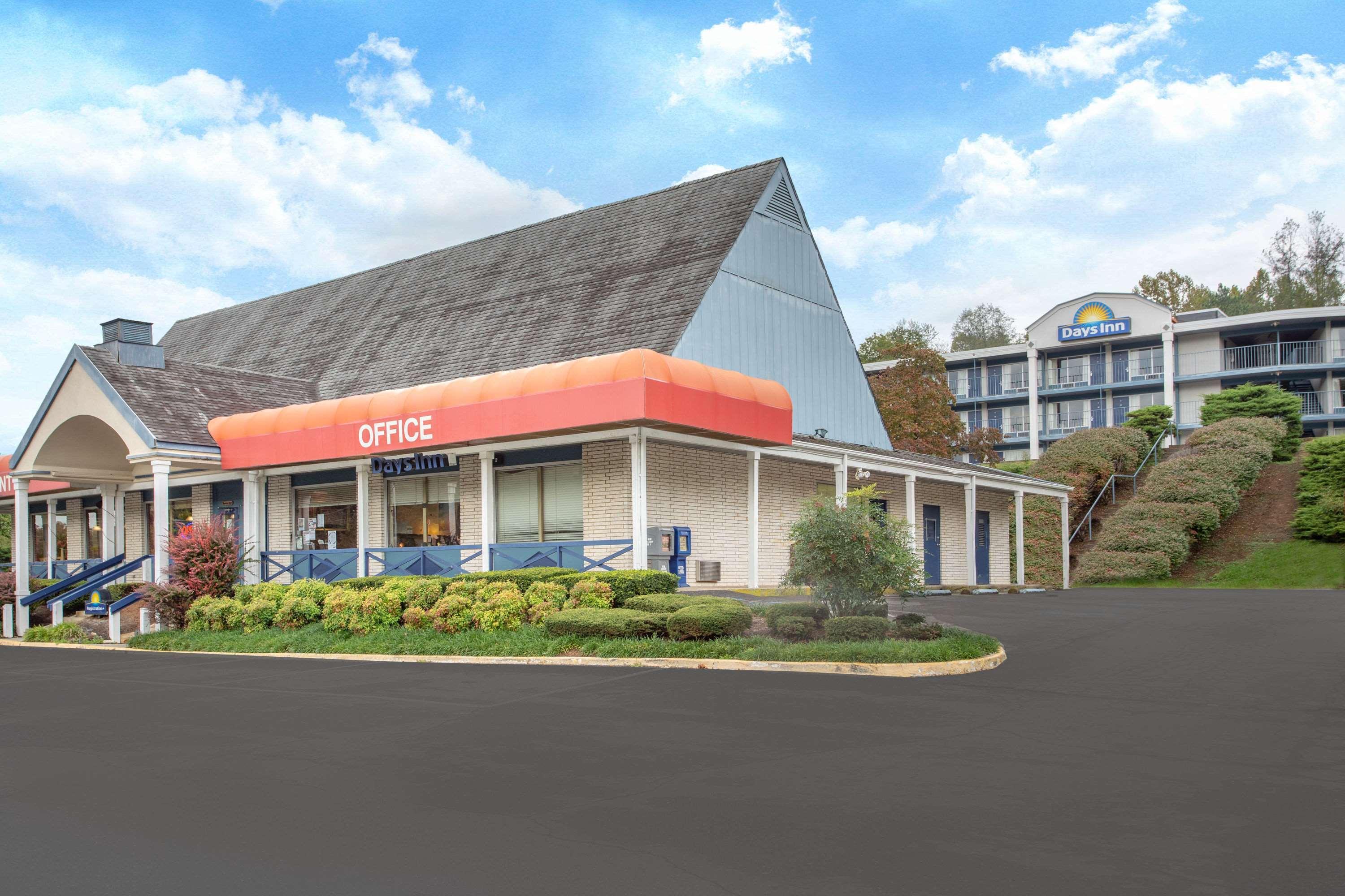 Days Inn By Wyndham Lexington Esterno foto