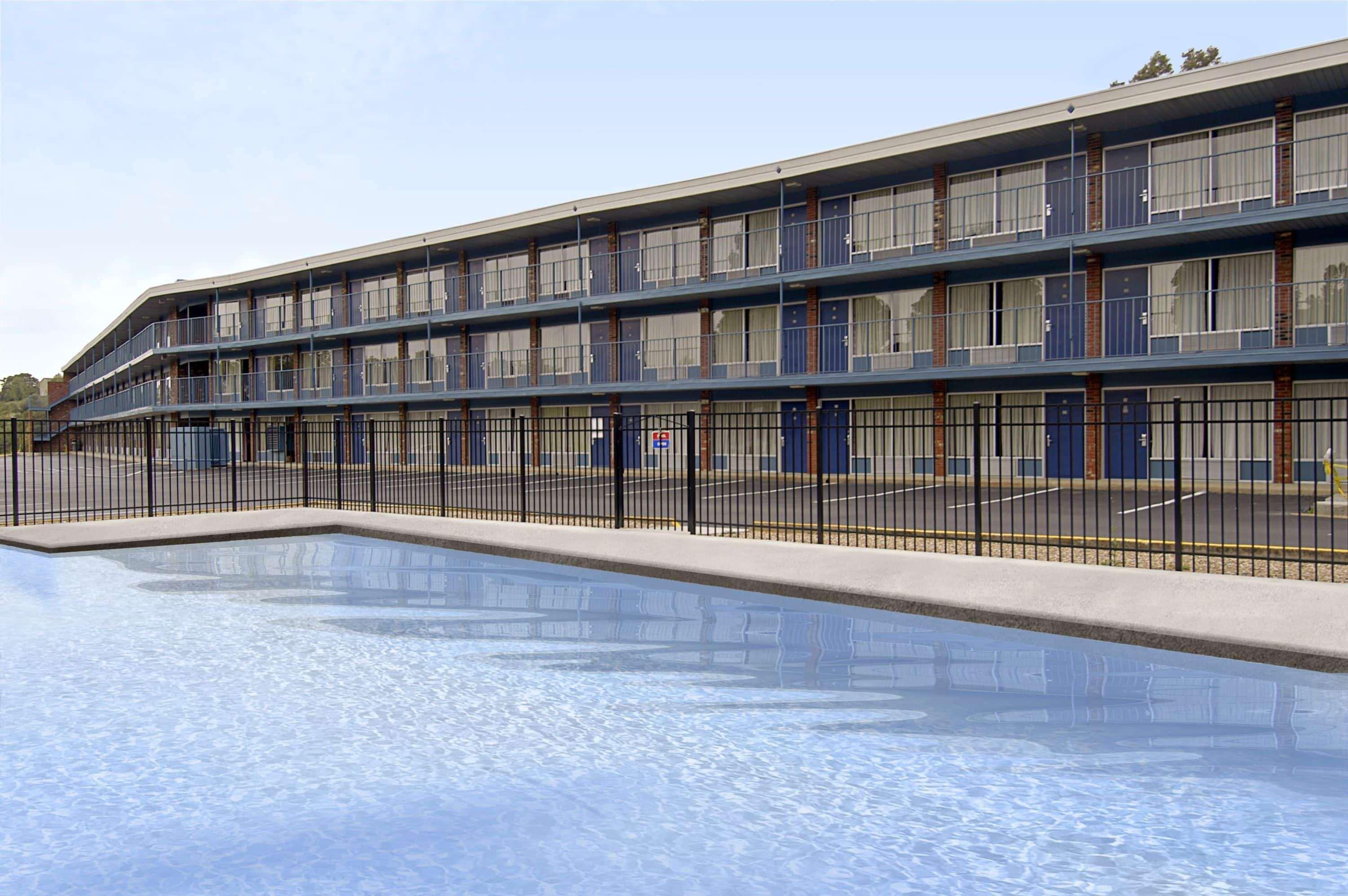 Days Inn By Wyndham Lexington Servizi foto