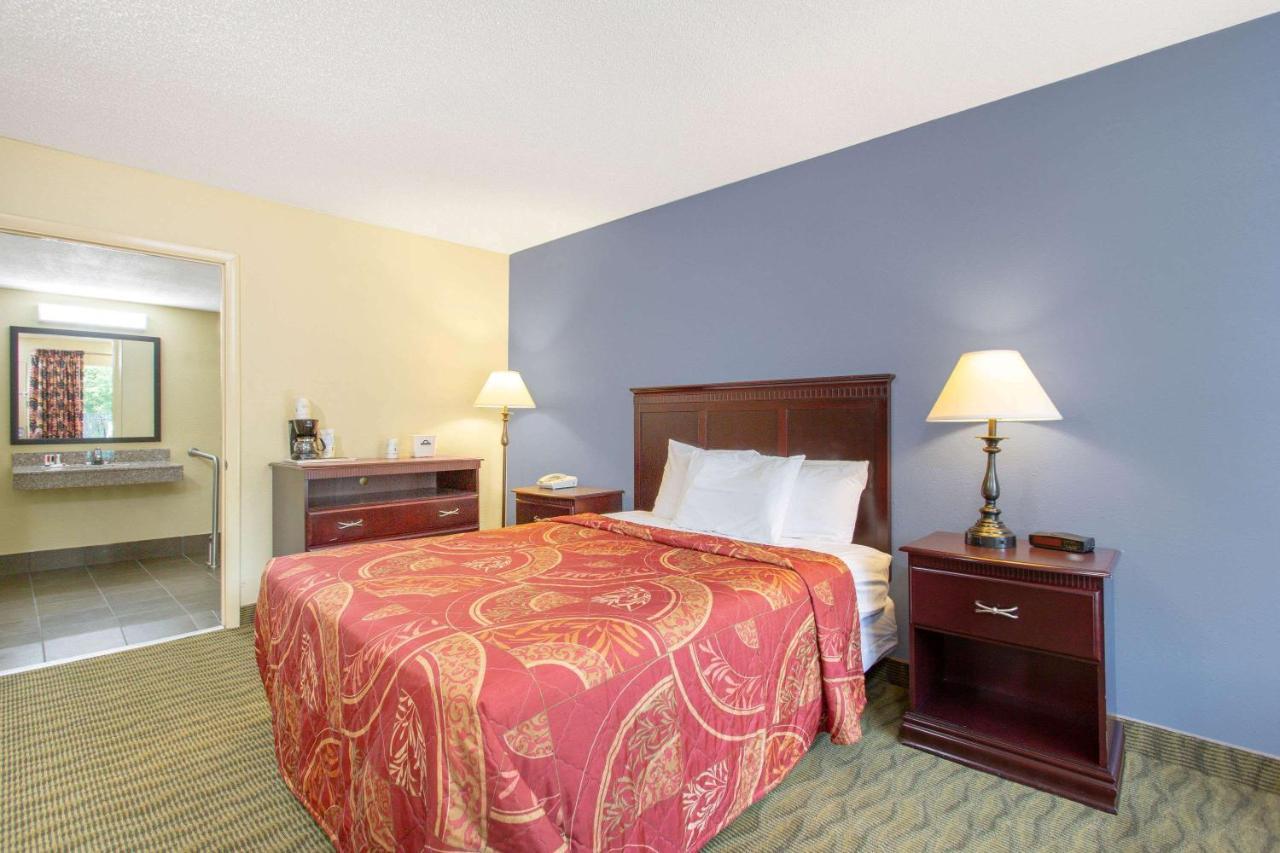 Days Inn By Wyndham Lexington Esterno foto